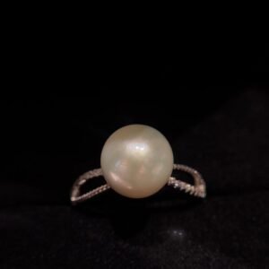 Natural Pearl Ring – 9mm Round Pearl Set in 925 Sterling Silver with Sparkling Cubic Zirconia Accents | Elegant Fine Jewelry