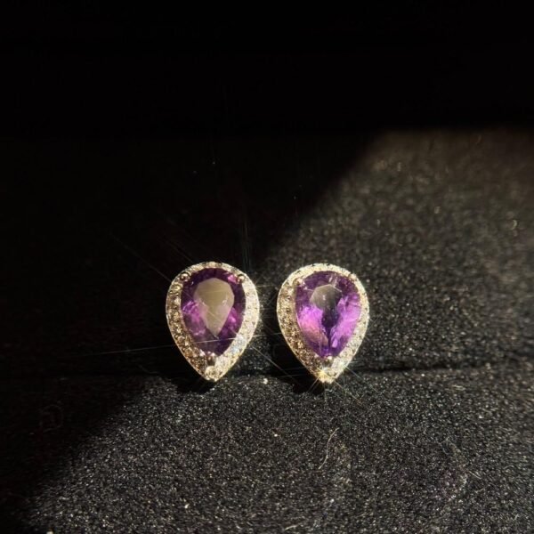 Authentic 2 Carat Natural Amethyst – Featuring radiant 5mm x 7mm pear-shaped amethyst gemstones that showcase deep, mesmerizing purple hues.