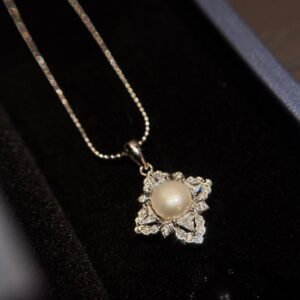 Exquisite 2 Carat Natural Pearl Pendant with Zircon Accents – 925 Sterling Silver Elegance
