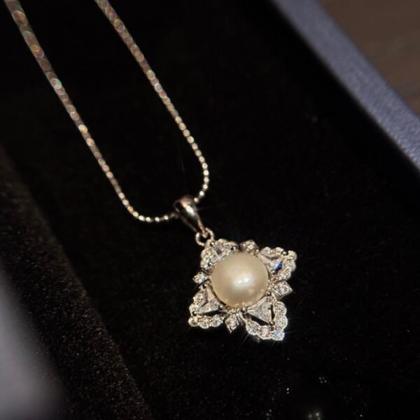 Exquisite 2 Carat Natural Pearl Pendant with Zircon Accents – 925 Sterling Silver Elegance